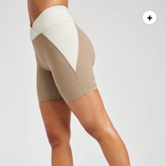 Year of Ours Women's V Waist Ribbed Studio Biker Shorts Caribou Bone Size Small - Picture 2 of 10